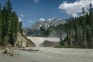 Wapta Falls von vorne fotografiert