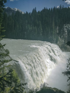 Wapta Falls seitlich fotografiert