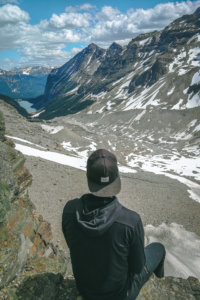 Blick auf den Lake Louise vom Aussichtspunkt