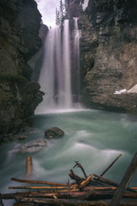 kleiner Wasserfall beim Johnston Canyon