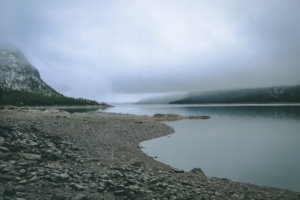 Blick auf den Lake Minnewanka