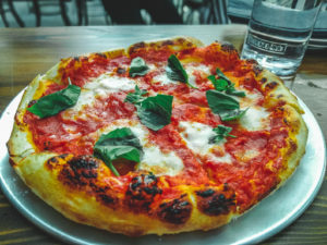 Pizza bei Jack's Pizza & Liquor