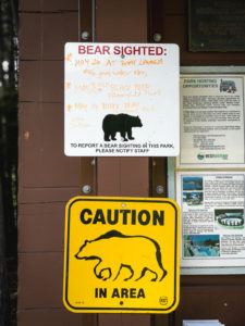 Bärenwarnung auf dem McDonald Creek Campground